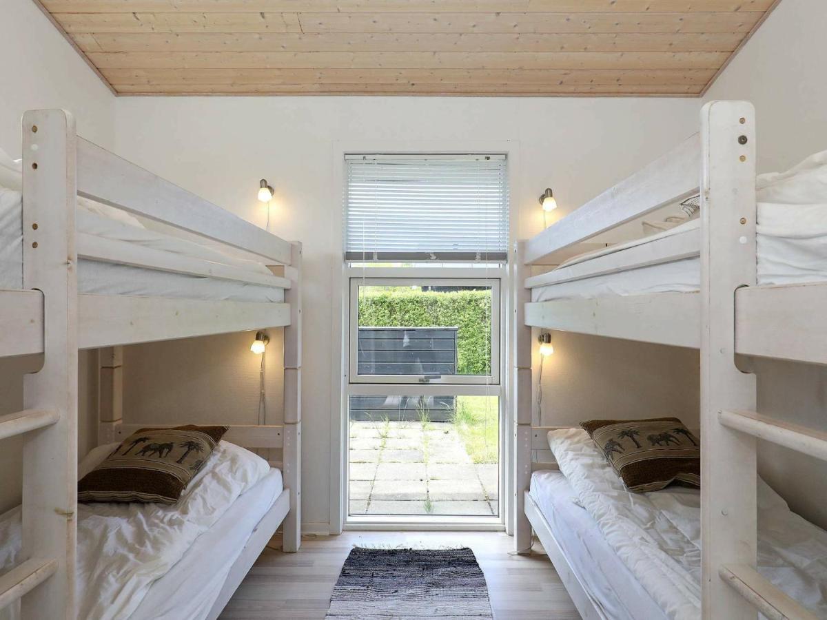 8 Person Holiday Home In Hals 외부 사진