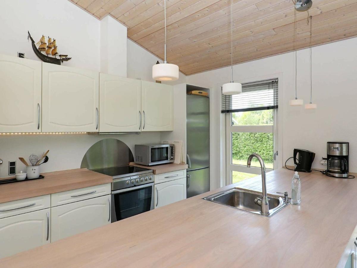 8 Person Holiday Home In Hals 외부 사진