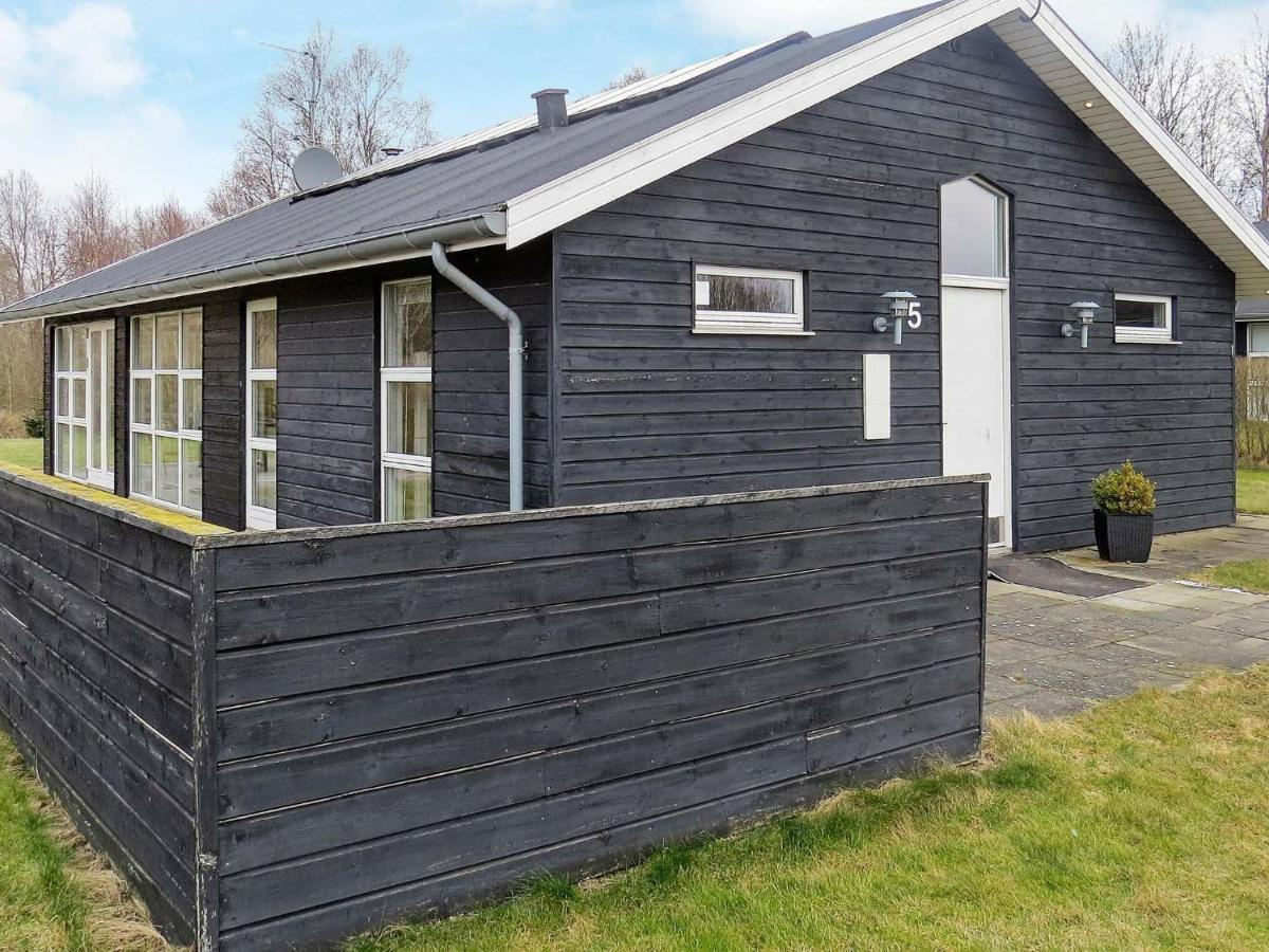 8 Person Holiday Home In Hals 외부 사진